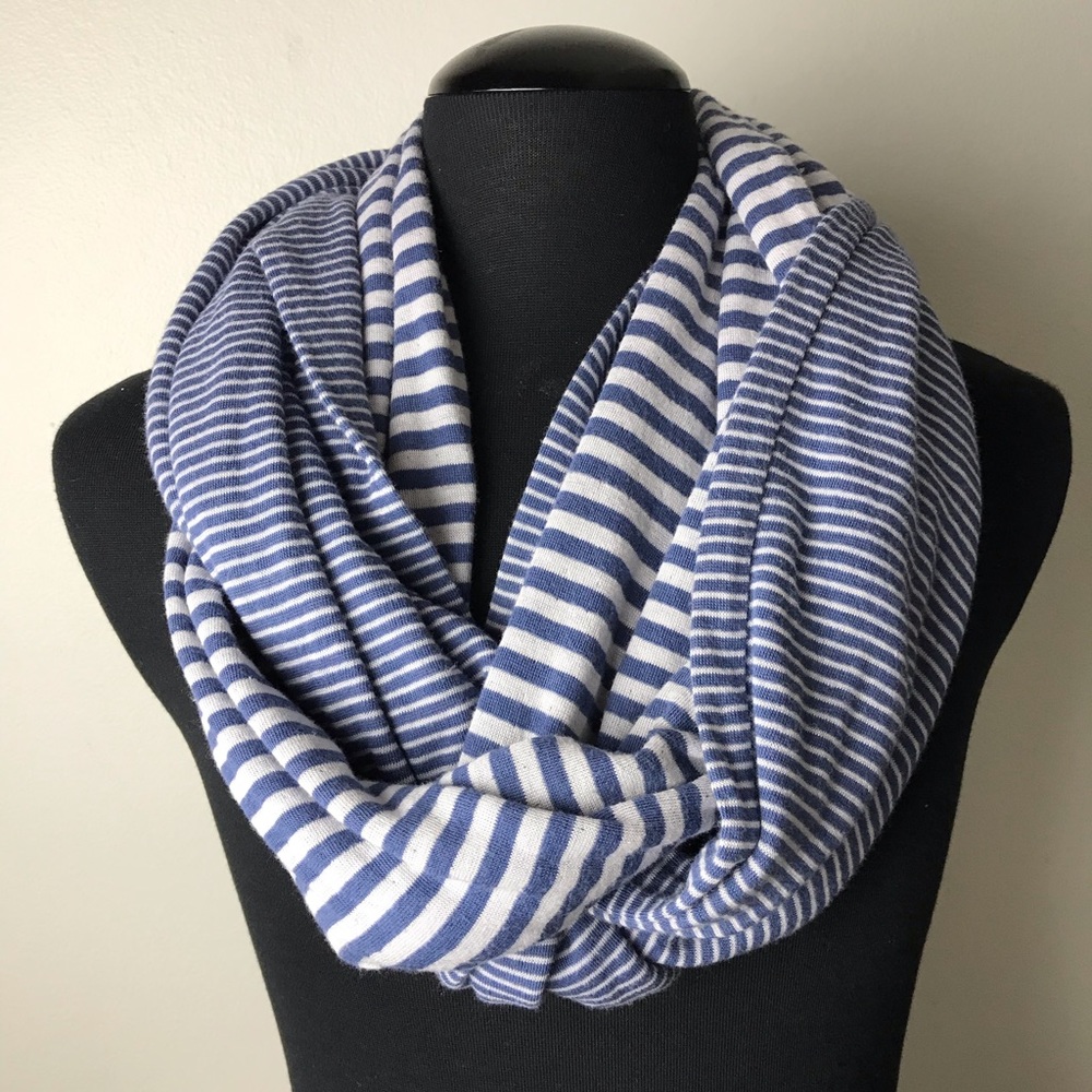 Victoria's Secret infinity Scarf Stripe Bluewhite